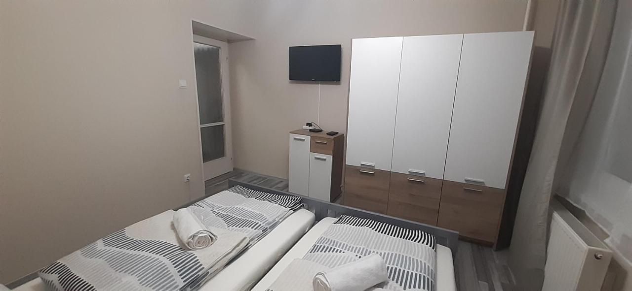 Panel Hause Kazincbarcika Apartment Ngoại thất bức ảnh